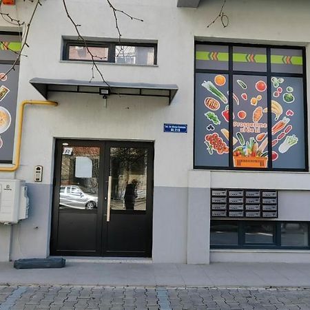 Apartament 1 Mai Bloc Nou-Self Check-In Craiova Exterior photo